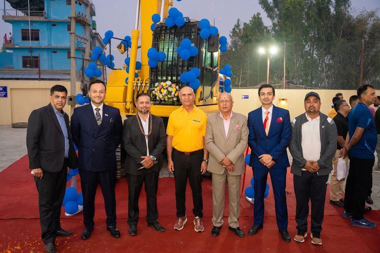 komatsu_launch_1.jpg